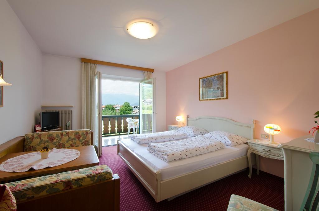 Hotel & Residenz Traubenheim นาลเลส ห้อง รูปภาพ