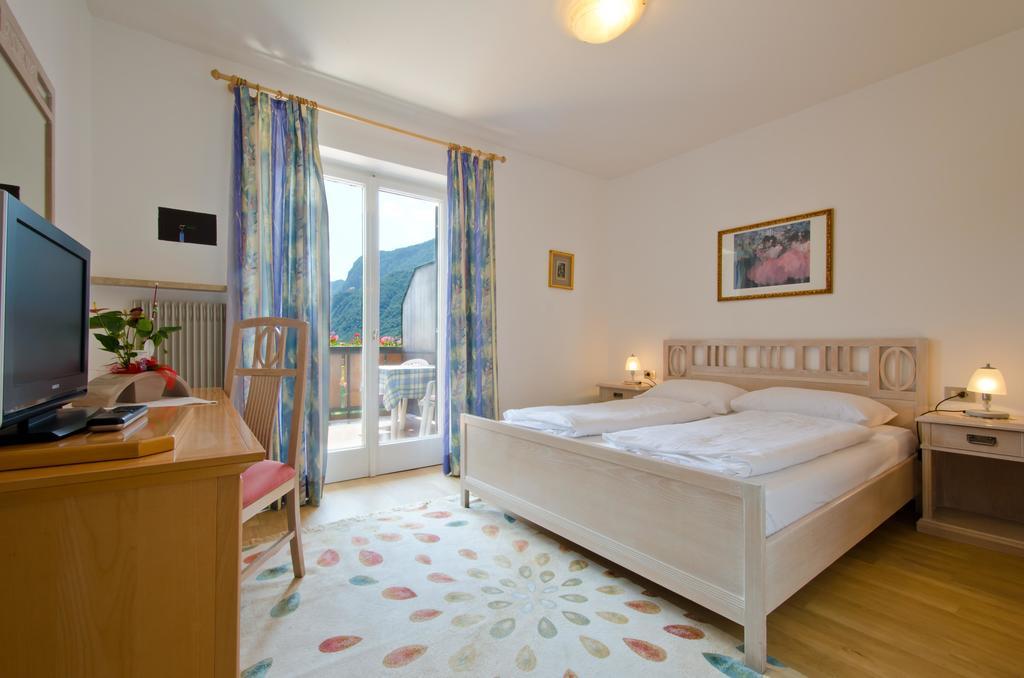 Hotel & Residenz Traubenheim นาลเลส ห้อง รูปภาพ