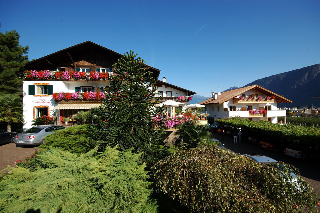 Hotel & Residenz Traubenheim นาลเลส ภายนอก รูปภาพ